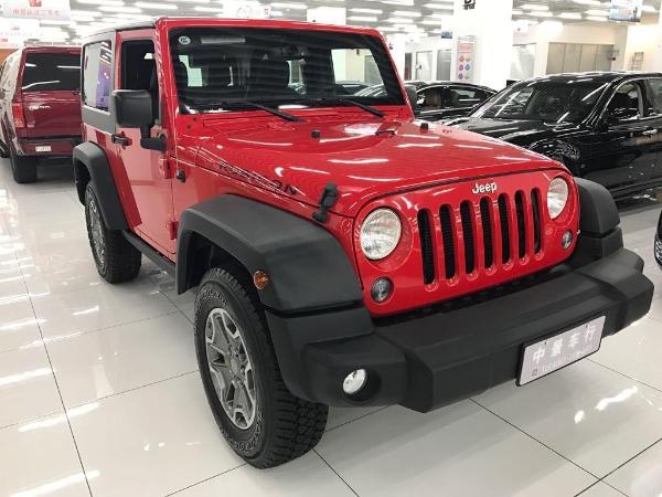 【北京】未上牌 jeep 牧马人 3.6 两门舒享版 rubicon 红色 手自一体