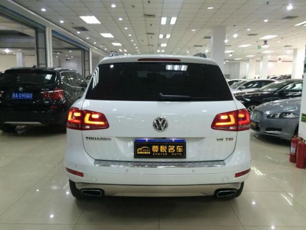 【济南】2014年6月 大众 途锐 3.0tsi 标配型 白色 手自一体