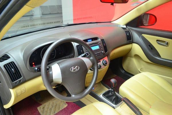 【温州】2010年10月 现代 悦动 悦动 2010款 1.6l mt gl 黑色 手动挡