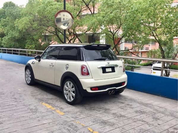 【上海】2010年5月 mini mini cooper s 1.6t 50 camden 白色 自动档