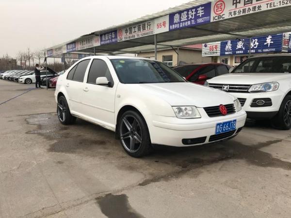 【潍坊】2002年8月 大众 宝来 2002款 1.8t 手动豪华型 白色 手动挡