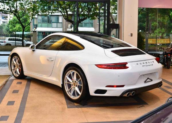 【上海】2016年6月 保时捷 911 carrera s 3.0t 白色 自动档