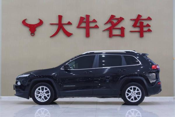 【石家庄】2016年9月 jeep 自由光 2.0l 优越版 手自一体