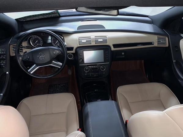 【大连】2016年11月 奔驰r级 r400 3.0t 4matic 商务型 手自一体