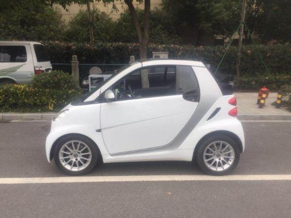 【宁波】2011年8月 奔驰smart1.0敞篷版 白色 手自一体