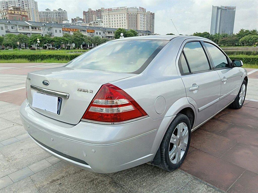 2004年10月福特 蒙迪欧 2004款 2.0l 尊贵型