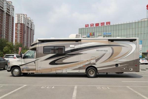 【沈阳】2016年5月 福特 e450 捷克房车 6.8l 自动 银灰 自动档