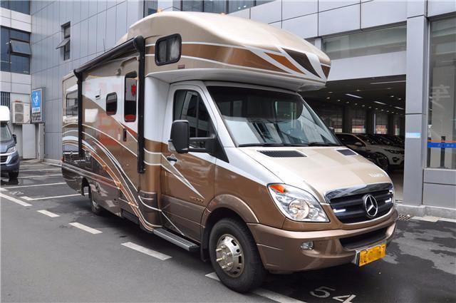 0t柴油 温尼贝格24j c型旅居房车 自动档