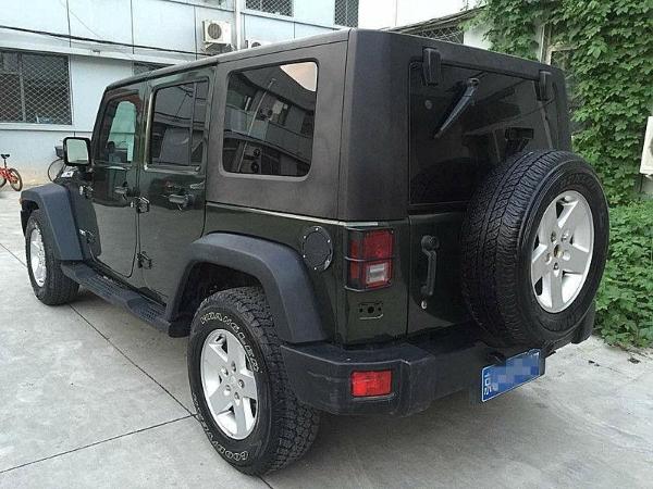 【北京】2009年6月 jeep 牧马人 3.8 四门版 绿色 自动档