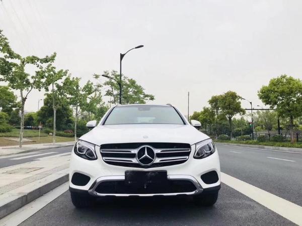 2017年3月奔驰 glc级 glc260 2.0t 4matic 动感型