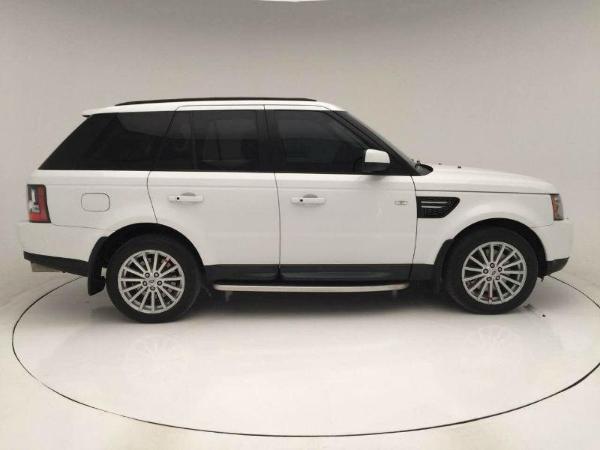 【哈尔滨】2011年7月 路虎 揽胜运动版 5.0 v8 na hse 白色 手自一体