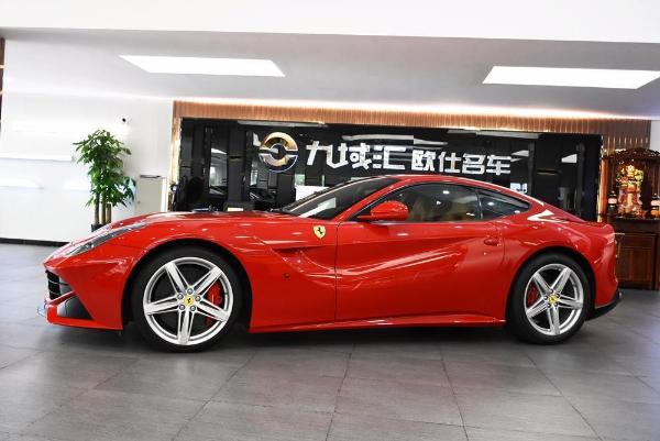 【上海】2015年9月 法拉利 f12 berlinetta 6.3l 标准型 自动档