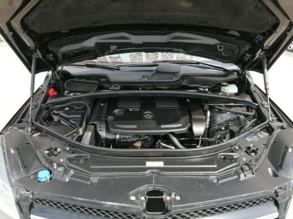 奔驰r320电瓶更换步骤,奔驰b200更换电瓶步骤 【徐州】2012年12月 奔驰 r级 r350l 4matic 3.5 黑色 自动档
