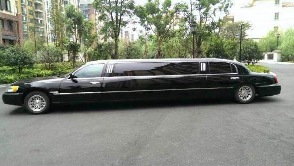 加长汽车图片_纵览新闻