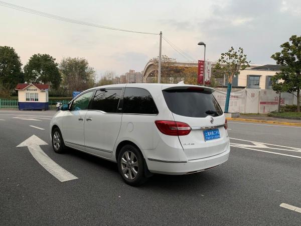 2015年10月别克 gl8 3.0l xt豪华商务旗舰版