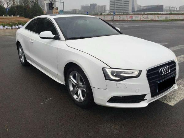 奥迪 奥迪a5 奥迪a5 40tfsi 两门 白