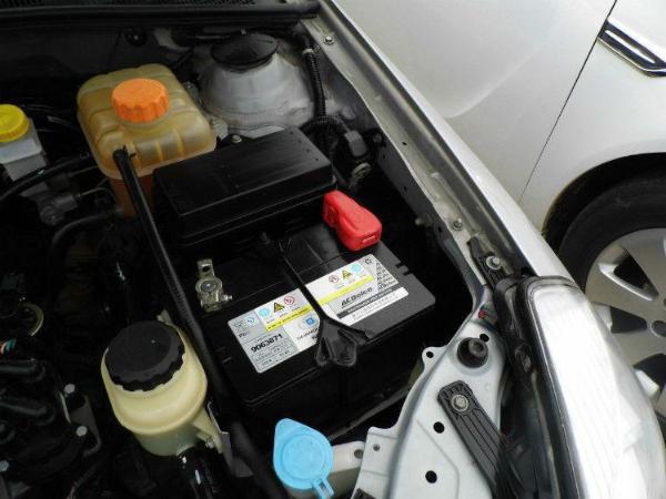 【青岛】2012年9月 别克 凯越 1.6 lx 银灰 自动档