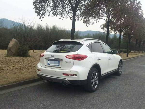 英菲尼迪老款qx50,英菲尼迪qx50老款 绍兴2015年7月英菲尼迪qx502015款25l尊享版白色自动档