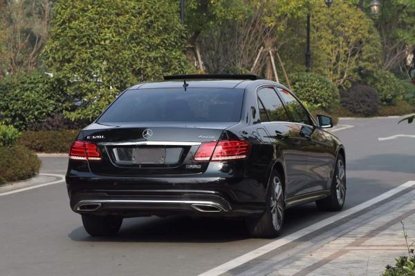 【台州】2015年6月 奔驰 e级 e320l 4matic 3.0t 运动型 黑色 自动档