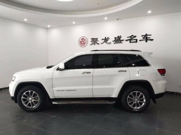 【青岛】2014年8月 jeep 大切诺基 白色 自动档