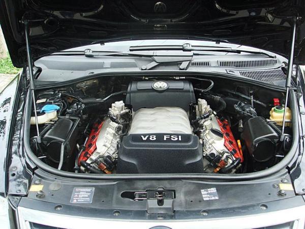 【兰州】2008年4月 大众 途锐 4.2 v8顶配型 黑色 手自一体