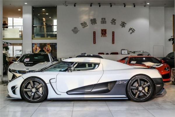 【上海】2014年6月 科尼赛克 agera 5.0t r 白色 自动档