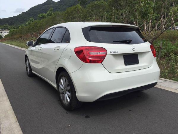 【台州】2015年12月 奔驰 a级 a180 1.6t(改款) 白色 自动档
