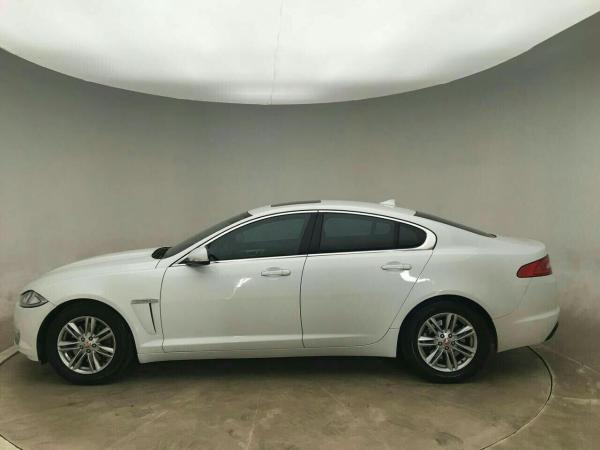 【济南】2015年2月 捷豹 xf 2.0t 风华版 白色 手自一体