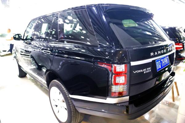 【北京】2015年11月 路虎 揽胜 3.0t v6 sc vogue 加长版 黑色 自动档