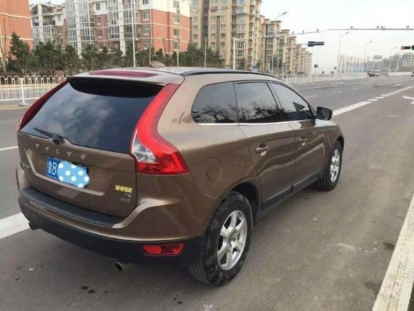 【青岛】2010年6月 沃尔沃 xc60 3.0t t6 awd舒适版 香槟色 自动档
