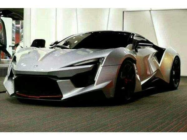 【西安】未上牌 莱肯fenyr supersport 银灰 自动档