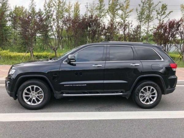 【宁波】2015年5月 jeep 大切诺基 3.0t 精英导航版 柴油 自动档