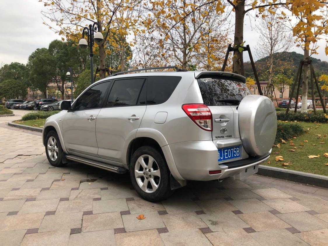 台州2010年5月丰田rav42009款24l豪华导航版灰色自动档