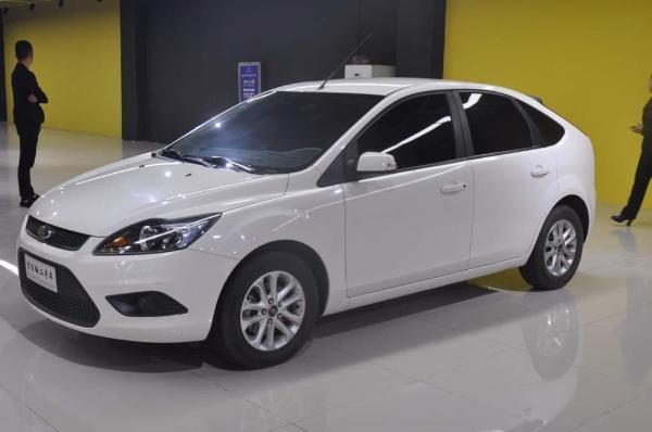 【合肥】2016年5月 福特 福克斯 经典 1.8 百万纪念版 白色 自动档