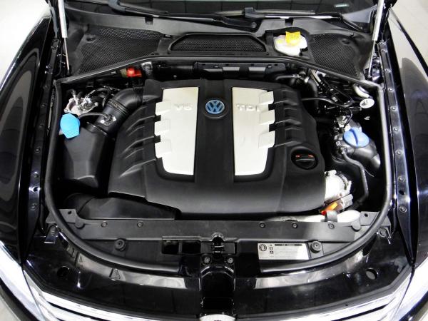 Ϸʡ205   3.0tdi а ɫ Զ