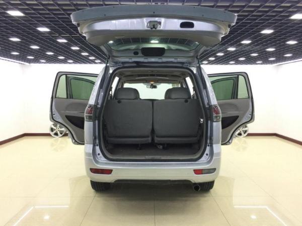 【上海二手车】2011年9月_二手三菱 君阁 2.0 7座豪华