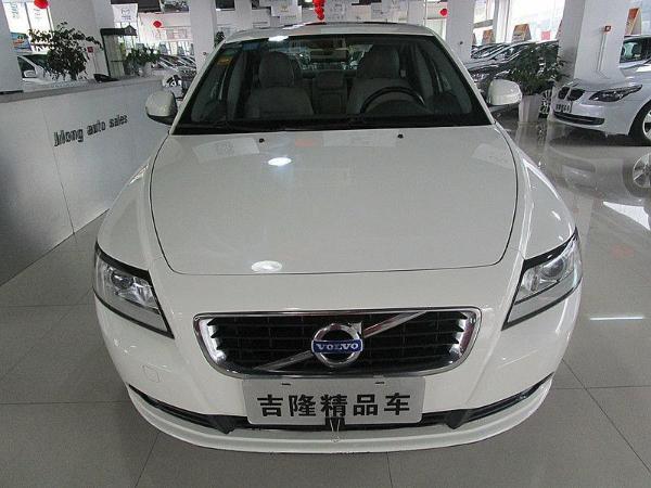 【苏州】2011年8月 沃尔沃 s40 2.0 智雅版 白色 手自一体