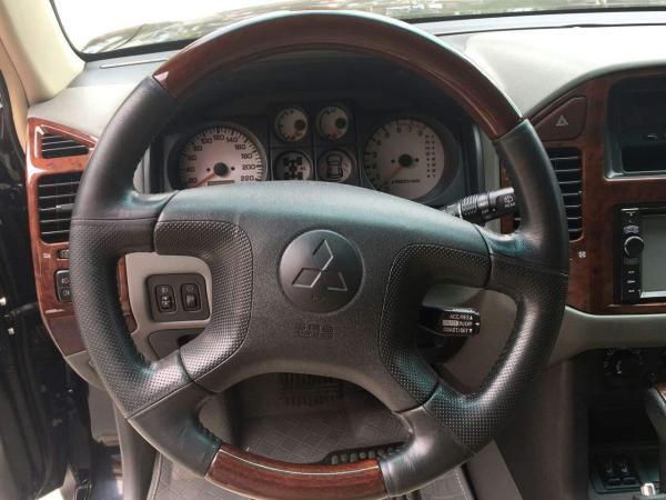【长春】2011年4月 三菱 帕杰罗 v73 3.0 gl 黑色 自动档