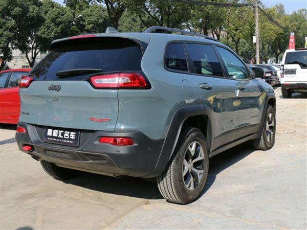 jeep 自由光 2.4 精英版图片