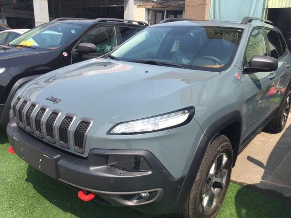 jeep 自由光 2.4 专业版