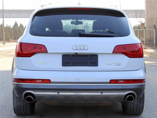 奥迪 奥迪q7 q7 3.0t fsi 35 tfsi 越野型