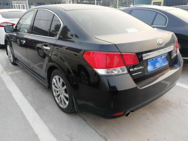 斯巴鲁 力狮 2.5l 三厢 cvt 豪华版 全时四驱图片