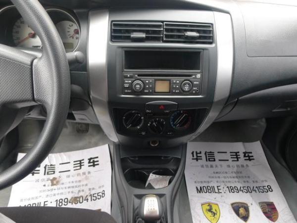【哈尔滨】2012年4月 日产 骊威 劲锐版1.6gx 手动标准型 自动档