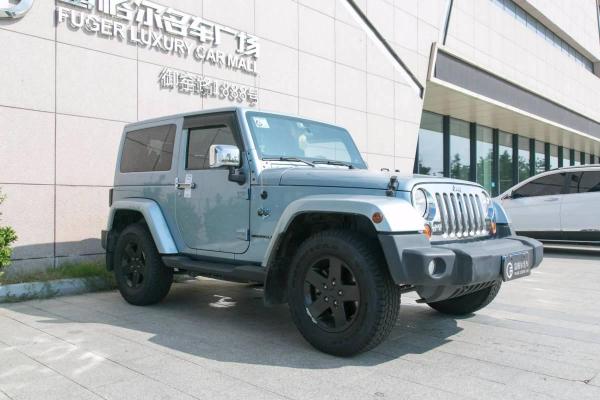 【苏州】2013年1月 jeep 牧马人 3.6l 极地版 两门 手自一体