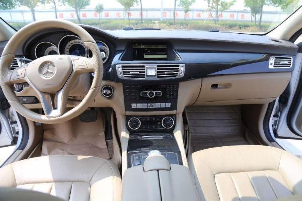 【邢台】2013年3月 奔驰 cls级 cls300 3.0 白色 手自一体
