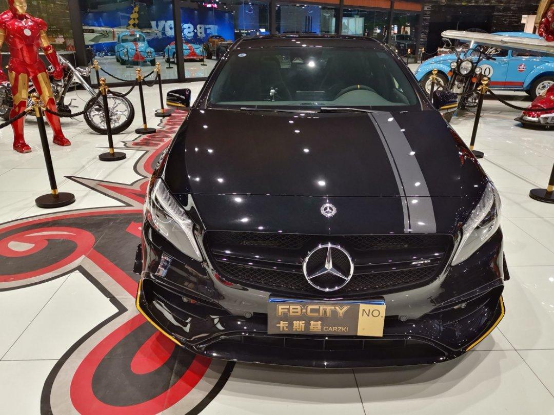 奔驰amg 2017款 a45 amg 2.0t 4matic 暗夜雷霆限量版图片