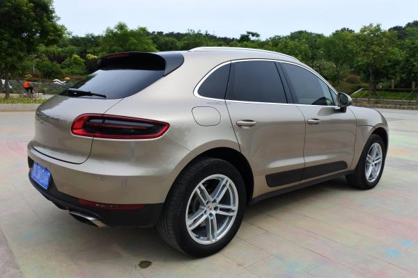 【青岛】2015年3月 保时捷 macan 2.0t 香槟色 自动档