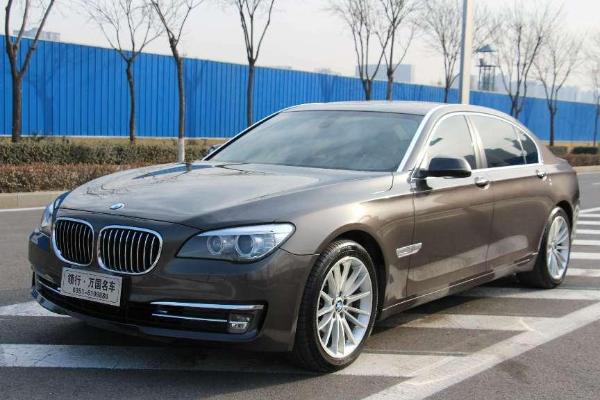 【太原】2014年9月 宝马 宝马7系 740li 3.0t 豪华型 灰色 手自一体