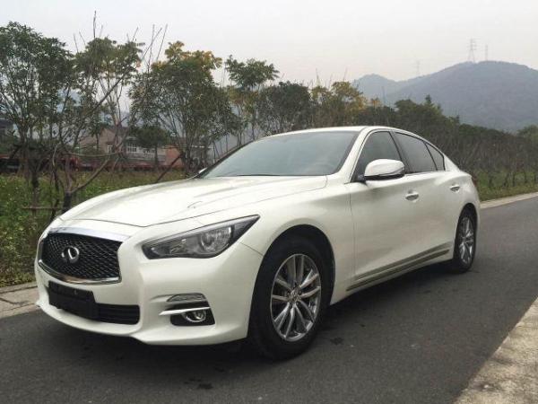 【台州】2015年12月 英菲尼迪 q50l 2.0t 舒适版 白色 自动档