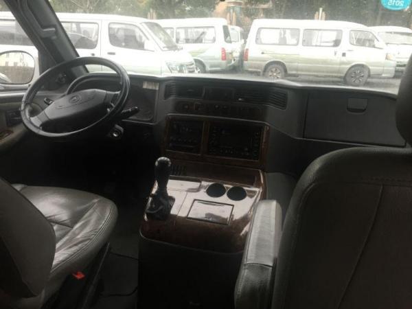 奔驰mb100/15座图片